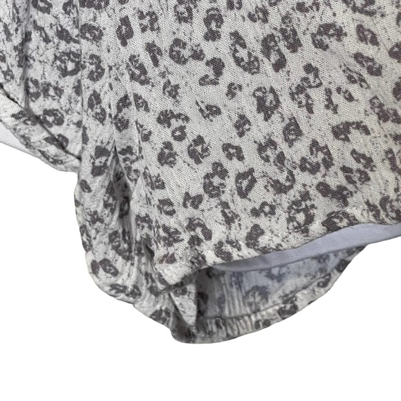 Altar'd State Tunic Top Size Medium Gray Cream Pattern Front Tie Lined Womens - Picture 6 of 9